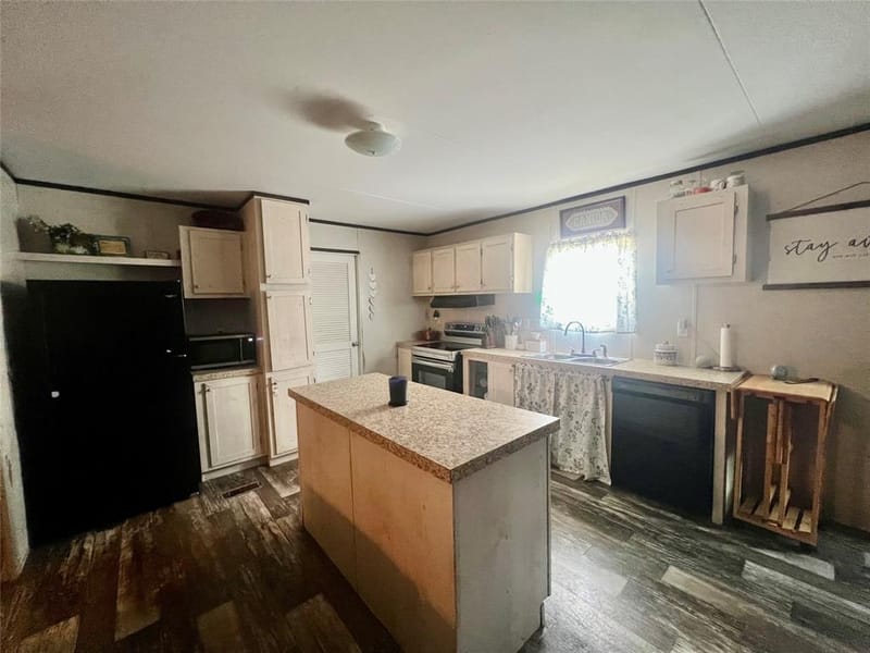 806 S 3rd Street # 6, Grandview TX 76050 - Photo 4