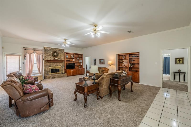 2305 Floyd Hampton Road, Crowley TX 76036 - Photo 10