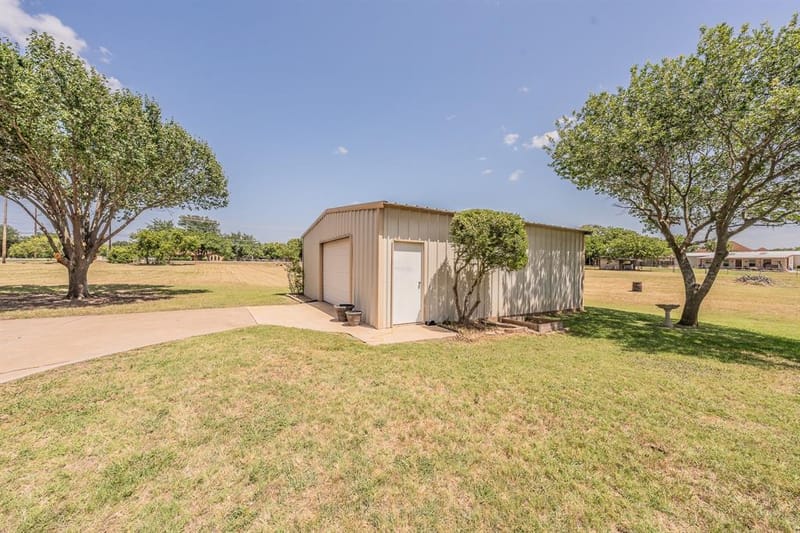 2305 Floyd Hampton Road, Crowley TX 76036 - Photo 4
