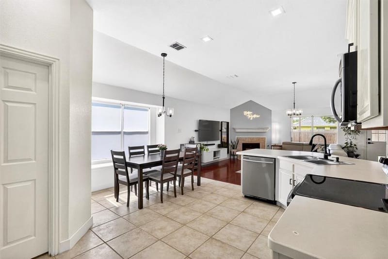 1347 Lake Forest Drive, Grand Prairie TX 75052 - Photo 5