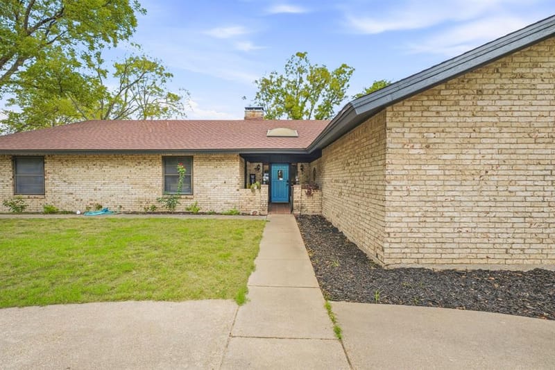 1190 N Charlotte Avenue, Stephenville TX 76401 - Photo 5