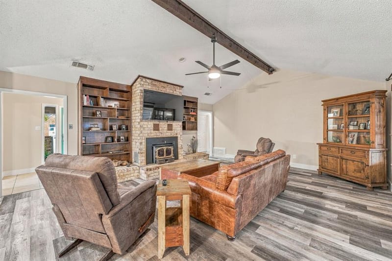 1190 N Charlotte Avenue, Stephenville TX 76401 - Photo 9