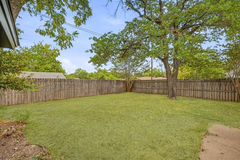 1190 N Charlotte Avenue, Stephenville TX 76401 - Photo 34