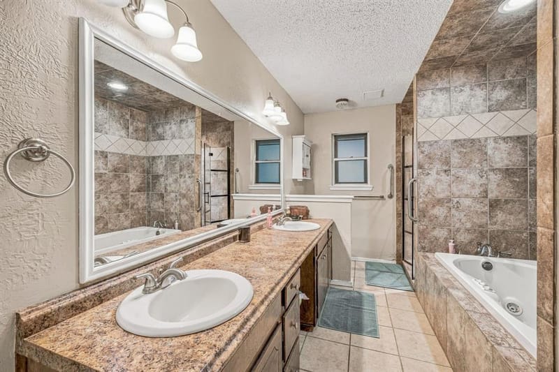 1190 N Charlotte Avenue, Stephenville TX 76401 - Photo 19