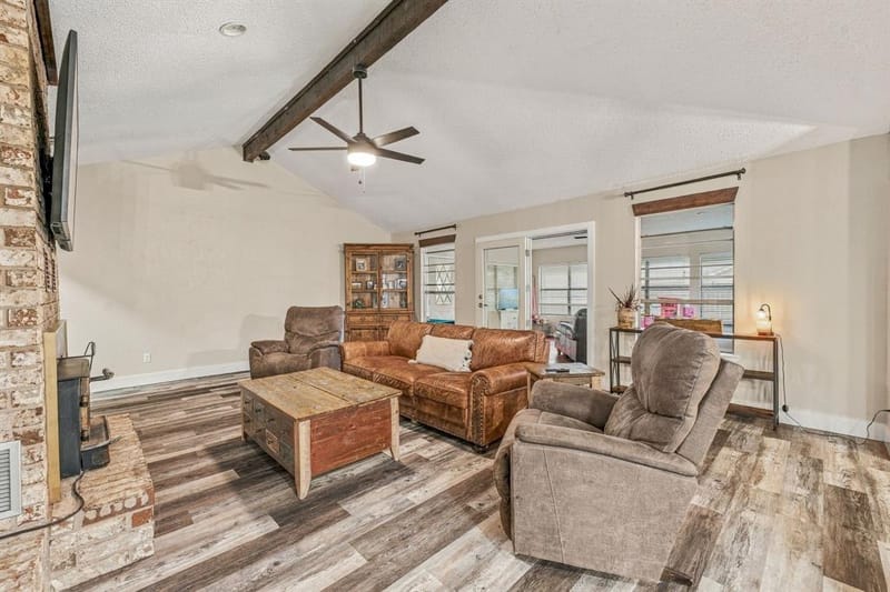 1190 N Charlotte Avenue, Stephenville TX 76401 - Photo 8