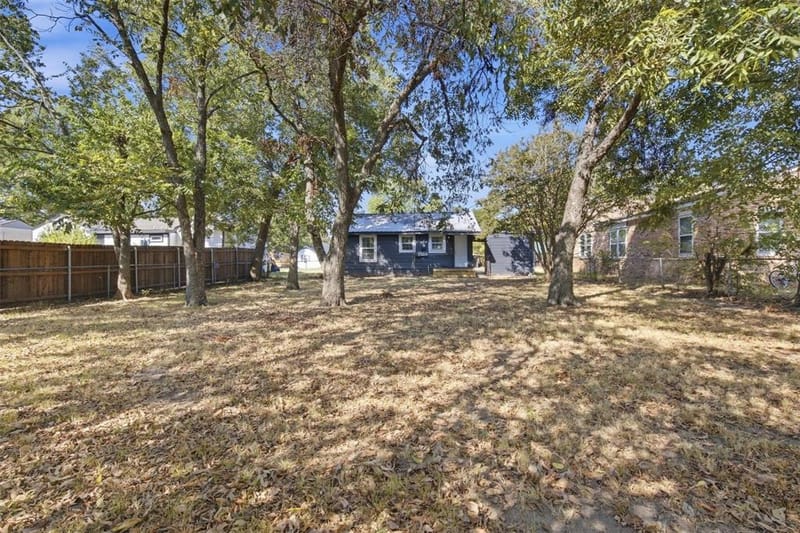 1916 Liberty Street, Bonham TX 75418 - Photo 16