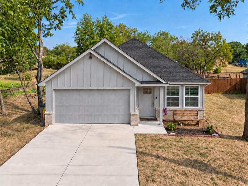 100 Elm Street, Lone Oak TX 75453