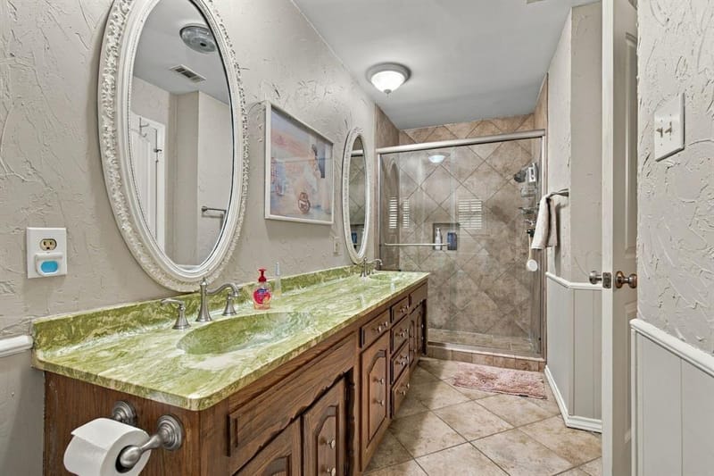 2201 Scarlet Lane, Grand Prairie TX 75050 - Photo 34