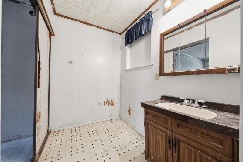 925 E Walnut Street, Hillsboro TX 76645 - Photo 12