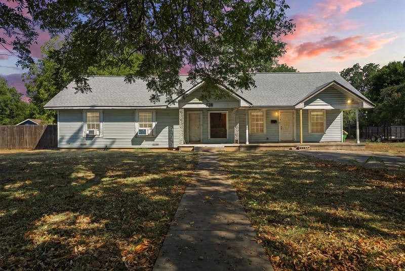 925 E Walnut Street, Hillsboro TX 76645