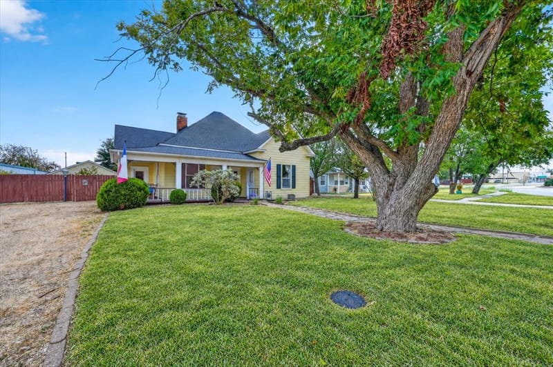 304 E Main Street, Itasca TX 76055 - Photo 2