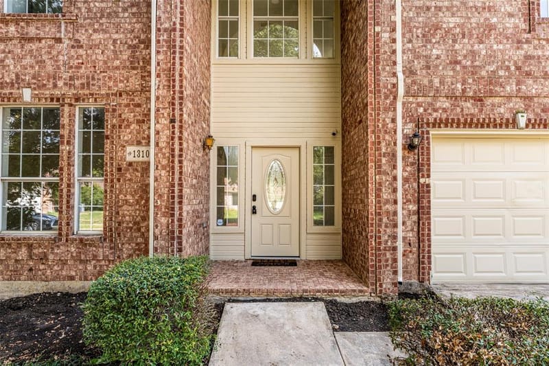 1310 Norman Circle, Arlington TX 76014 - Photo 2