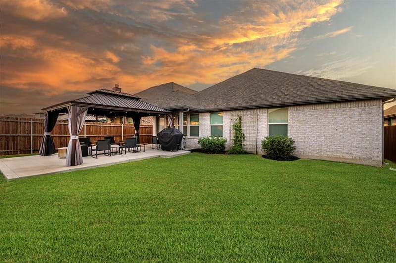9921 Mescalbean Boulevard, Fort Worth TX 76036 - Photo 18