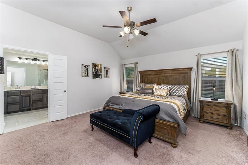 9921 Mescalbean Boulevard, Fort Worth TX 76036 - Photo 11