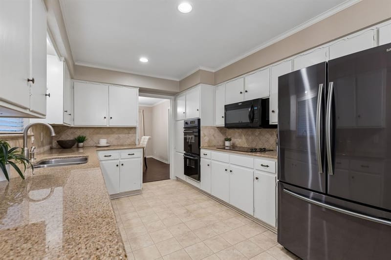 7066 Arboreal Drive, Dallas TX 75231 - Photo 9