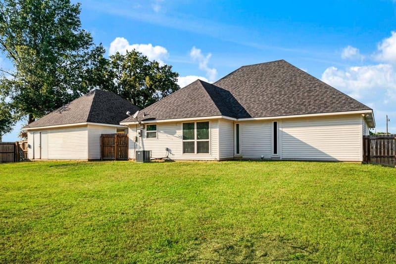 720 Daniel Street, Blossom TX 75416 - Photo 17