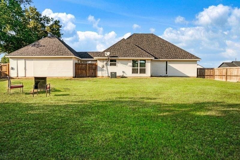 720 Daniel Street, Blossom TX 75416 - Photo 18