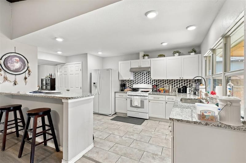 1444 Applegate Drive, Lewisville TX 75067 - Photo 7