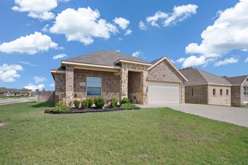 418 War Emblem Lane, Waxahachie TX 75165 - Photo 2