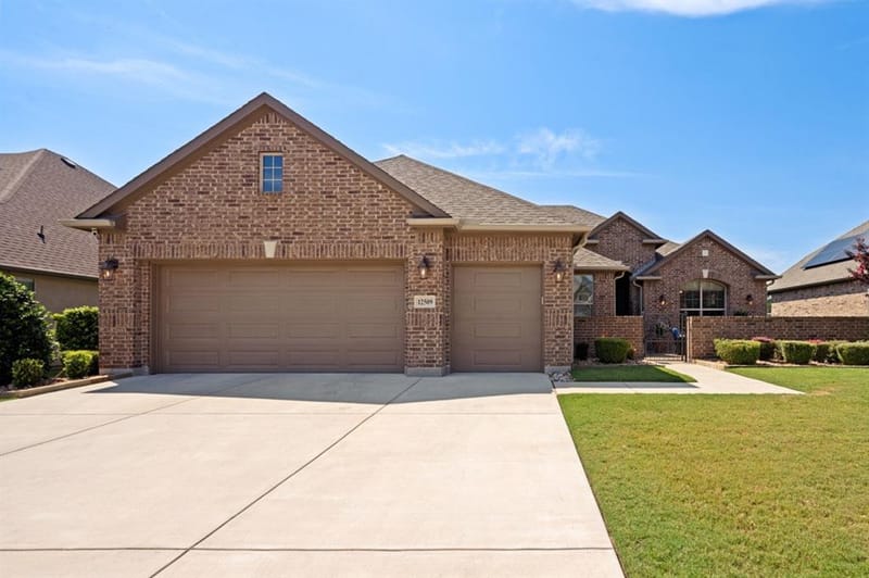 12509 Lockhart Drive, Denton TX 76207 - Photo 2