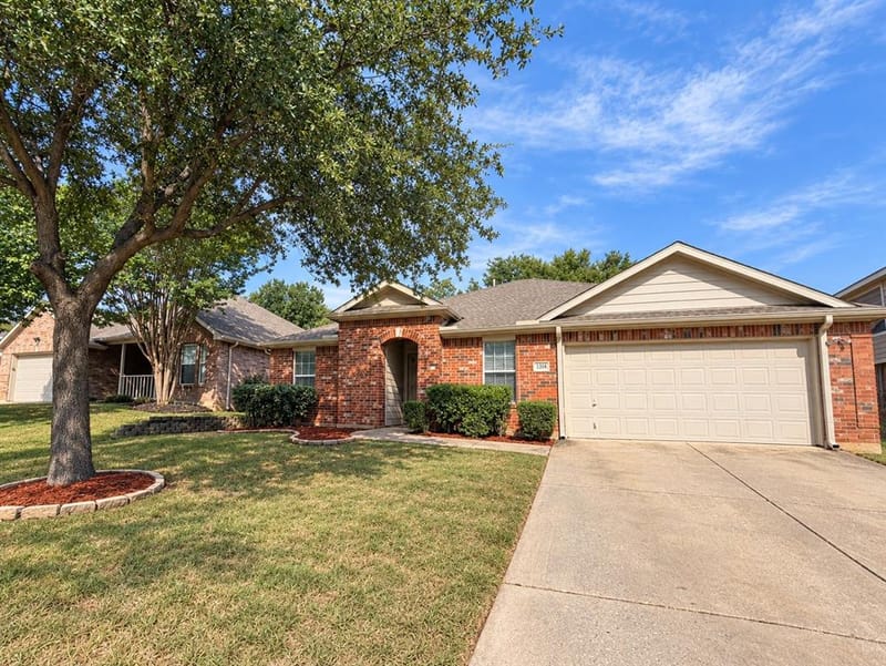1314 Maple Terrace Drive, Mansfield TX 76063 - Photo 2