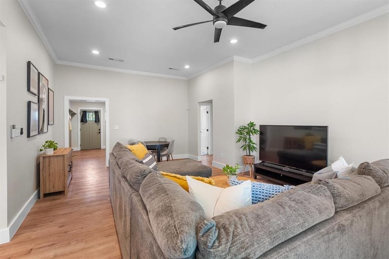805 NW 14th Street, Grand Prairie TX 75050 - Photo 6