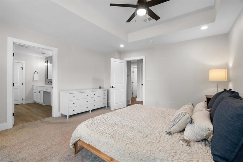 805 NW 14th Street, Grand Prairie TX 75050 - Photo 16