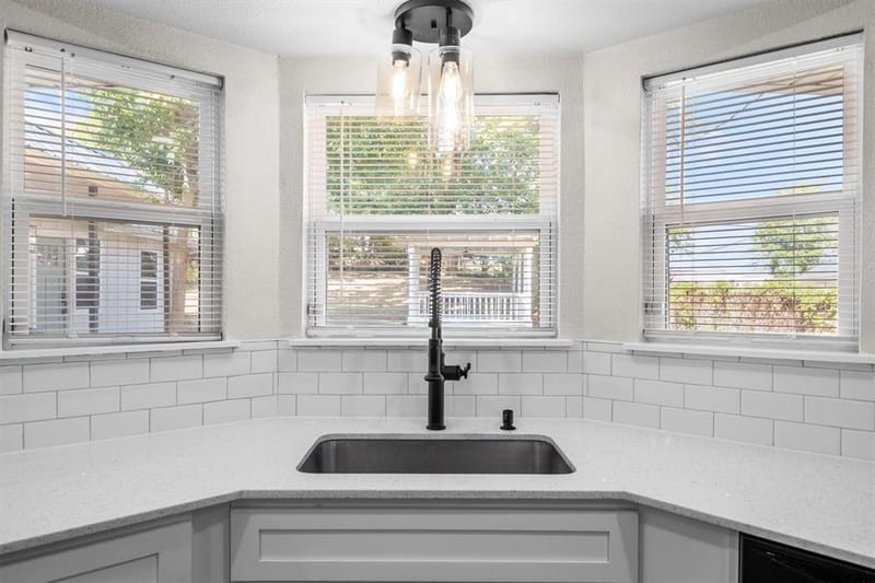 805 NW 14th Street, Grand Prairie TX 75050 - Photo 12