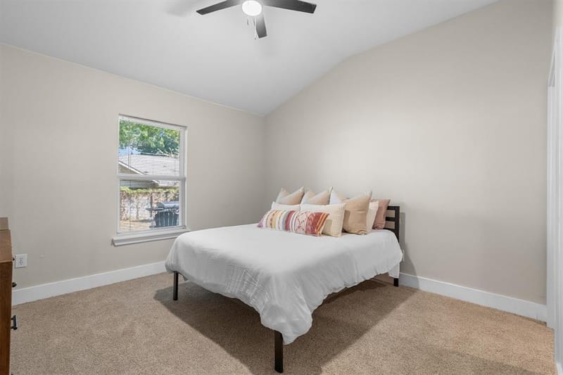 805 NW 14th Street, Grand Prairie TX 75050 - Photo 32