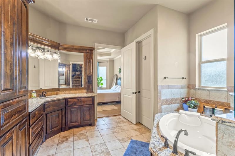 108 Oak Creek Drive, Springtown TX 76082 - Photo 14