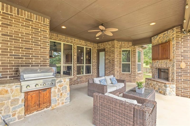 108 Oak Creek Drive, Springtown TX 76082 - Photo 21