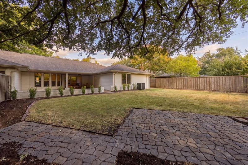 10656 Cox Lane, Dallas TX 75229 - Photo 35