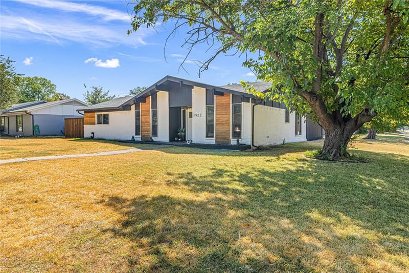 1922 Eldorado Drive, Garland TX 75042 - Photo 10