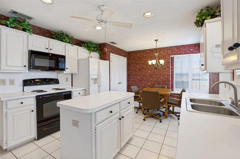1110 Emily Lane, Carrollton TX 75010 - Photo 13