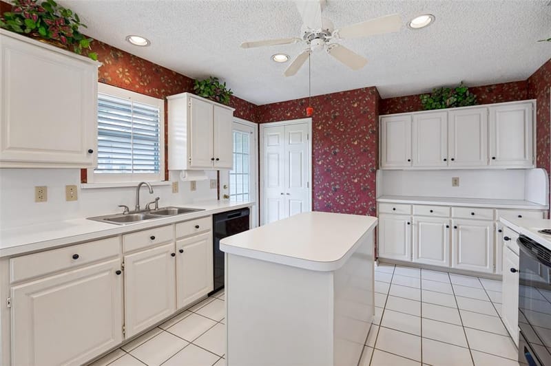 1110 Emily Lane, Carrollton TX 75010 - Photo 11