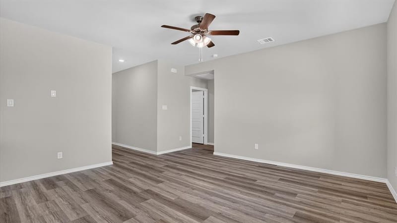 357 AMELIA Avenue, Godley TX 76044 - Photo 7
