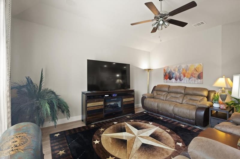 1109 Whispering Hill Drive, Mansfield TX 76063 - Photo 15
