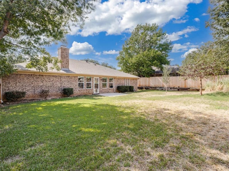 904 Forest Trail Court, Euless TX 76039 - Photo 32