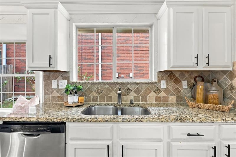 2801 Buena Vista Court, Carrollton TX 75007 - Photo 14