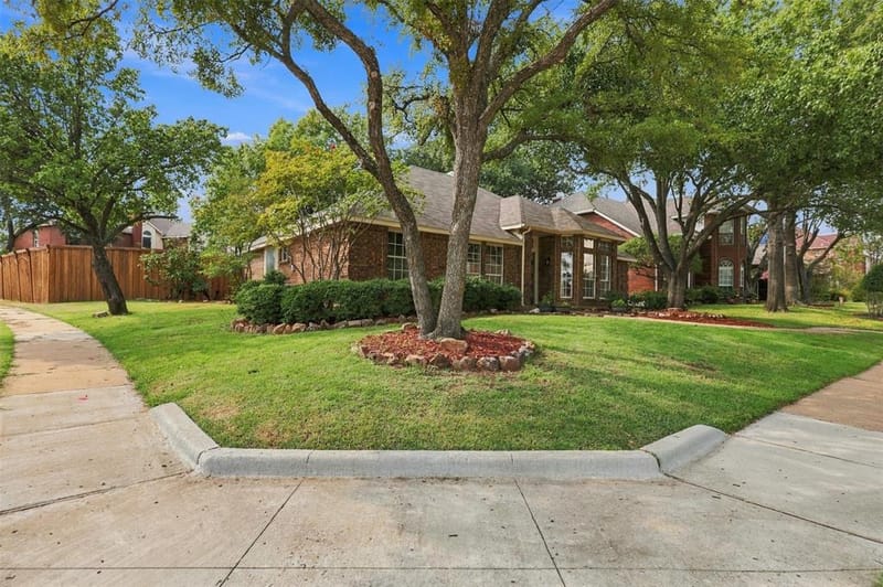 2801 Buena Vista Court, Carrollton TX 75007 - Photo 4