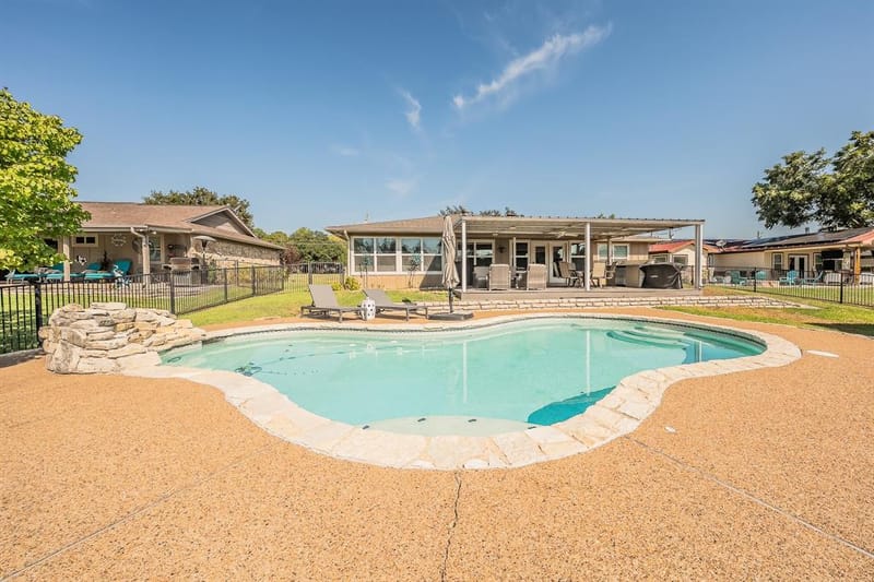 3713 Quail Run, Granbury TX 76049 - Photo 8