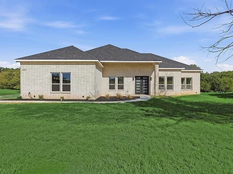 2304 Candlestick Drive, Granbury TX 76049