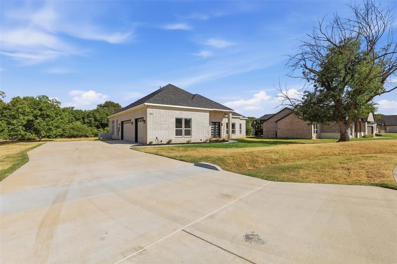 2304 Candlestick Drive, Granbury TX 76049 - Photo 29