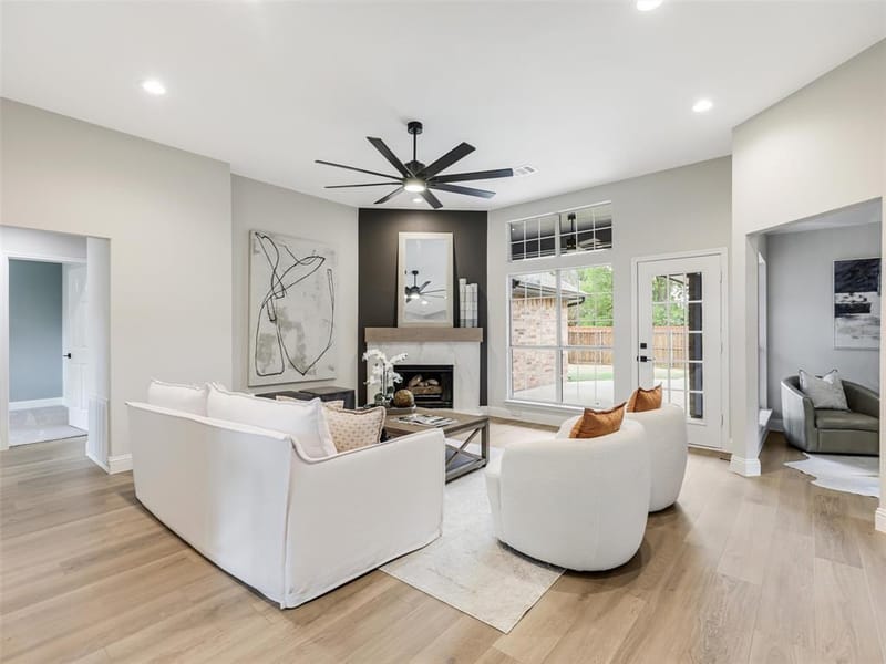 2409 Hedgeway Circle, Garland TX 75044 - Photo 6