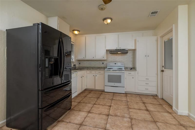 2204 Cales Drive, Arlington TX 76013 - Photo 16