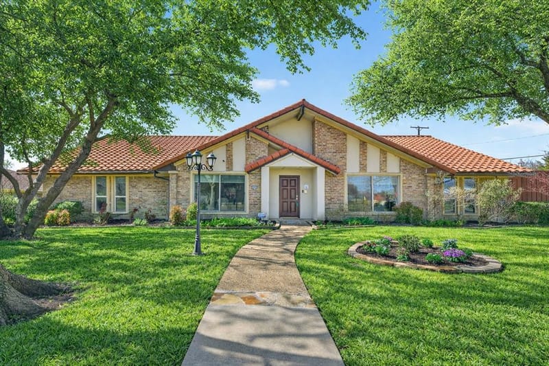 15415 Leavalley Drive, Dallas TX 75248