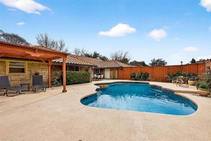 15415 Leavalley Drive, Dallas TX 75248 - Photo 25