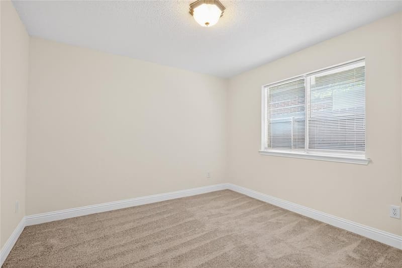 4817 Barnhill Lane, Fort Worth TX 76135 - Photo 27