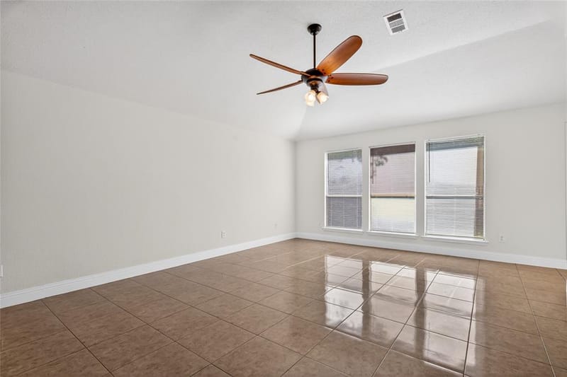 4817 Barnhill Lane, Fort Worth TX 76135 - Photo 10