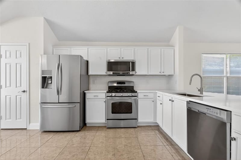 4817 Barnhill Lane, Fort Worth TX 76135 - Photo 14